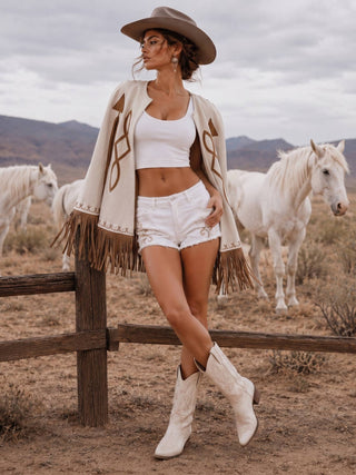 Cream Western Appliqué Fringe Cape - Faire photo 4