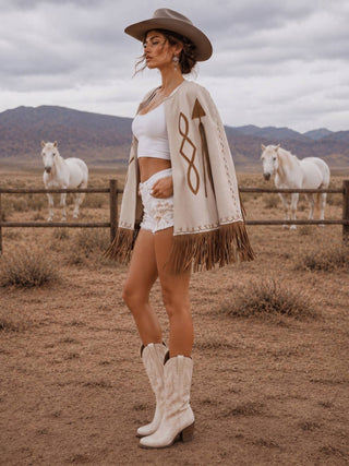 Cream Western Appliqué Fringe Cape - Faire photo 5