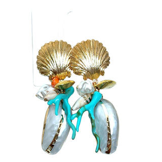 Gold Shell Turquoise & Pearl Earring
