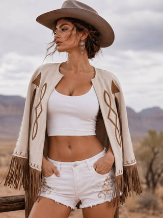 Cream Western Appliqué Fringe Cape - Faire photo 2