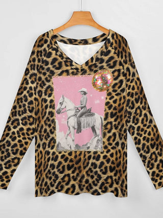 Retro Pop Leopard Cowgirl Graphic Top — Faire photo 3