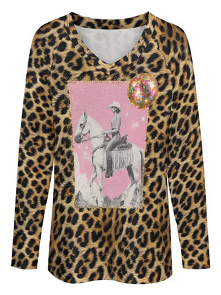 Retro Pop Leopard Cowgirl Graphic Top — Faire photo 4