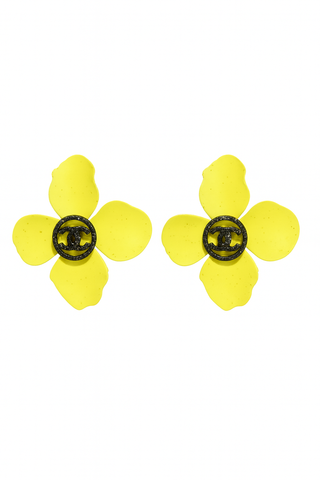 BTG_FLATLAY_CANDIDATE | yellow-flower-statement-earrings
