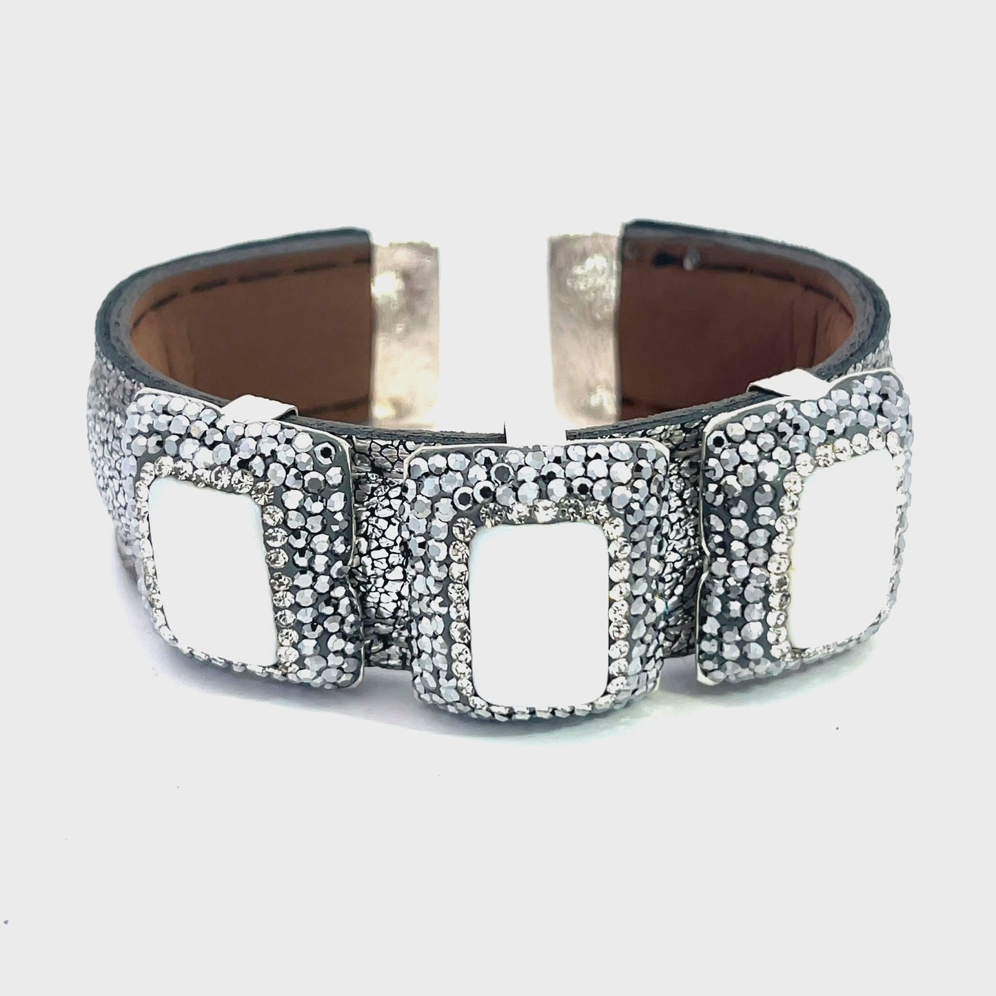 Load and play video in Gallery viewer, Mother Of Pearl Triple Gemstone Silver Leather Cuff Bracelet
