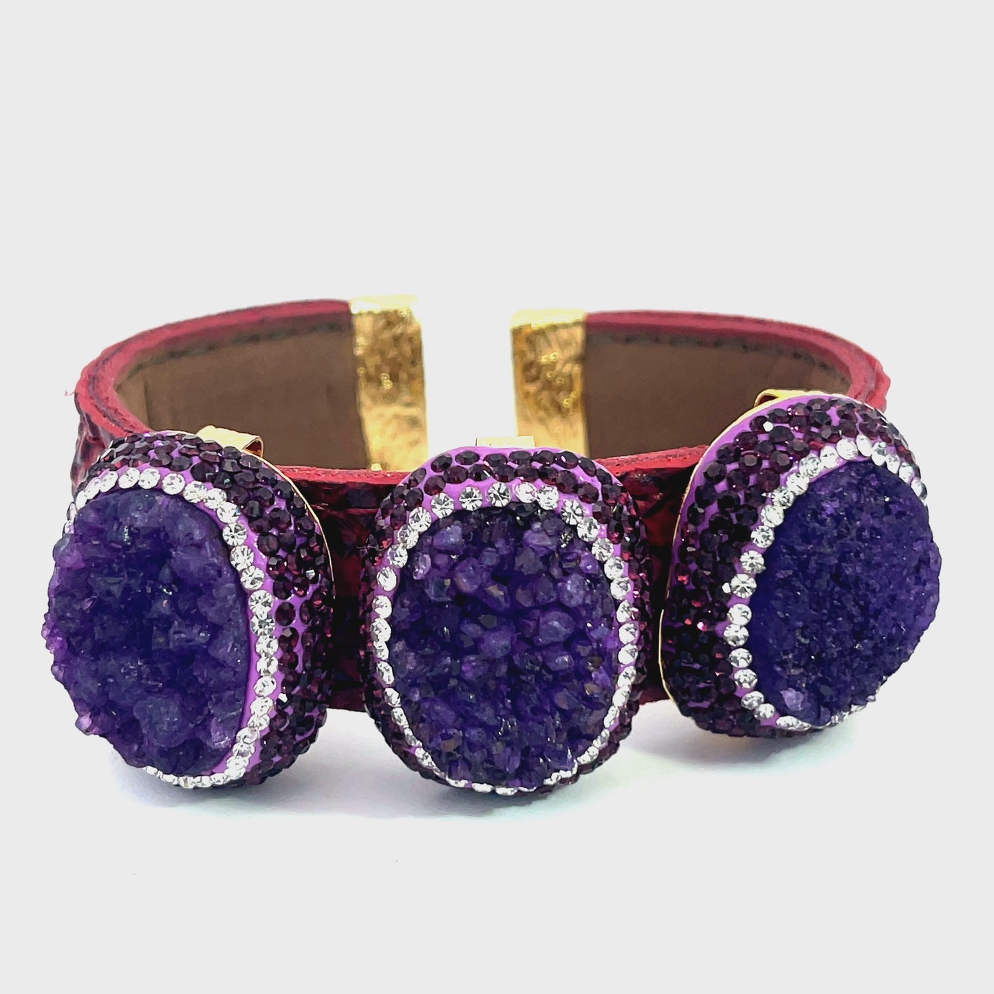 Load and play video in Gallery viewer, Lilac Druzy Triple Gemstone Read Leather Cuff Bracelet
